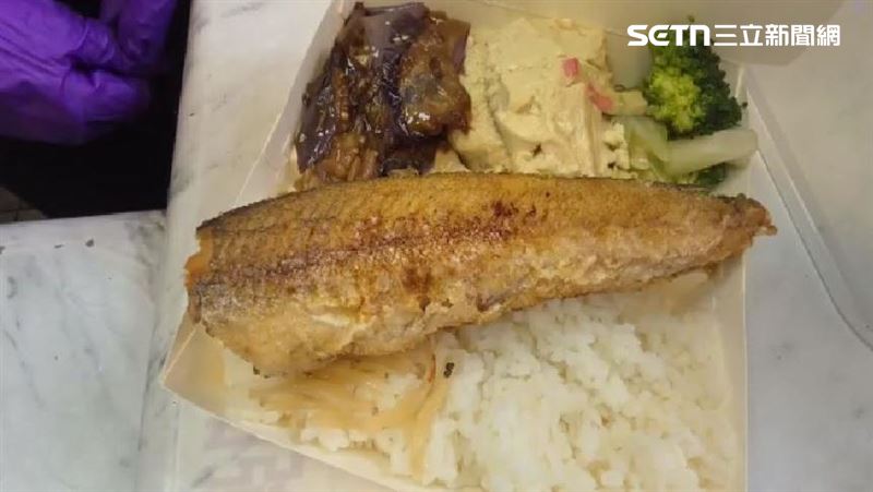 便當店驚見「哈魚飯」民眾問:創意料理?
