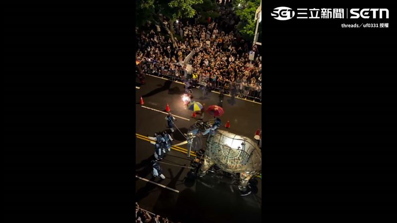 依北藝中心公布的時程,今晚街頭遊行為19時14分至20時14分,廣場舞臺演出則為20時04分至20時44分。(示意圖/資料照)