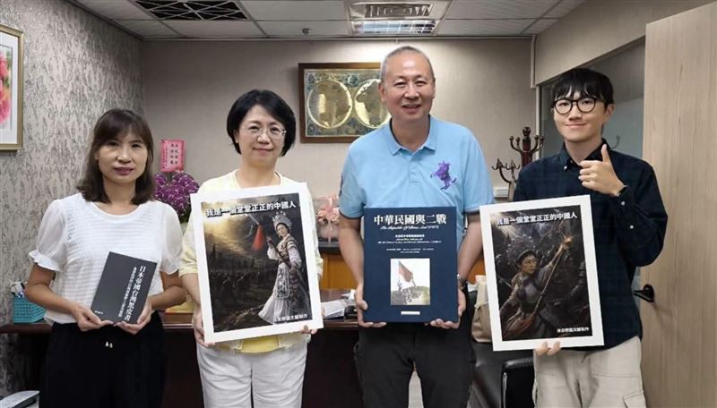 翁曉玲於社群平台Threads公開多個團體與前輩的送暖行動。(圖/翻攝自Threads @hsiao_ling_weng)