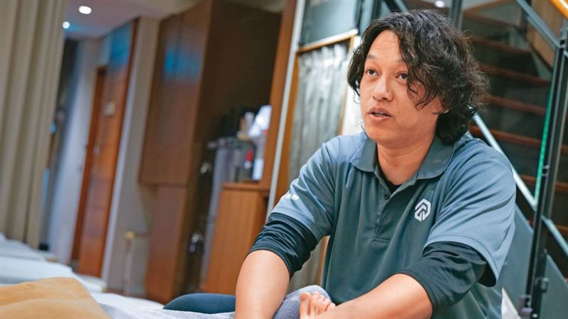 家道中落富二代當按摩師！林書豪都掛保證
