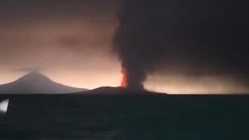 印尼火山噴、火山灰飄！雅加達機場暫起降