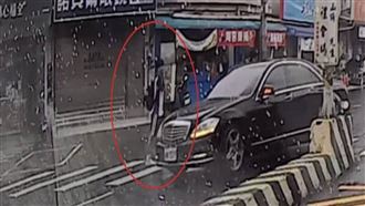行人地獄再現！5車無視學生困斑馬線硬闖
