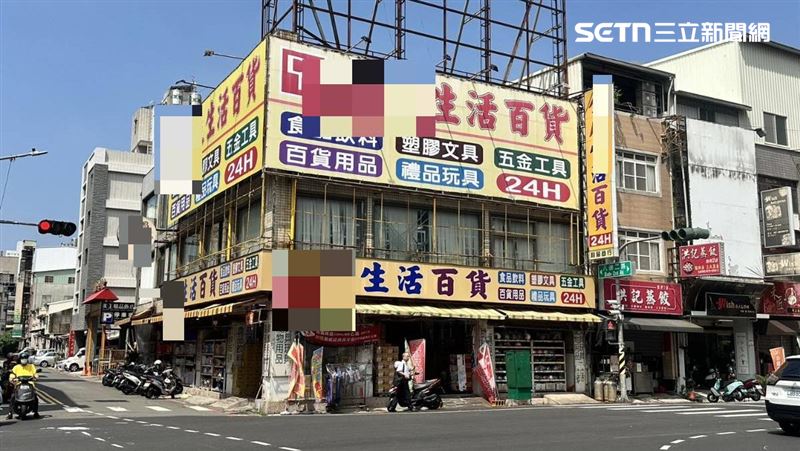 46歲楊姓女員工貨物整理一半突然倒地昏迷,經送醫搶救無效死亡。(圖/翻攝畫面)
