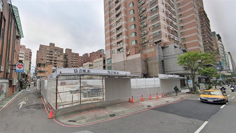 中和預售屋漢皇方圓以126.5萬單價擊敗板橋4豪宅,一舉改寫新北房價天花板。(圖/翻攝Google Maps)