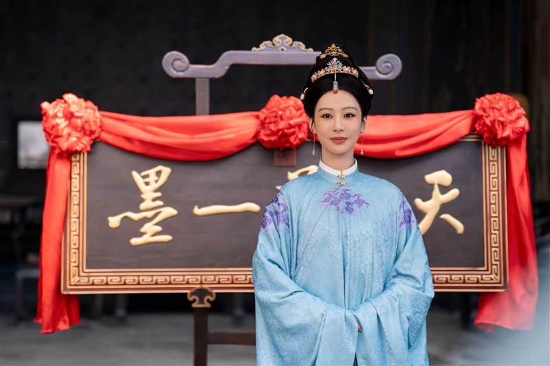 楊紫形容爸爸私下是零距離朋友也是身後的大山。(圖/LiTV、楊紫工作室提供)