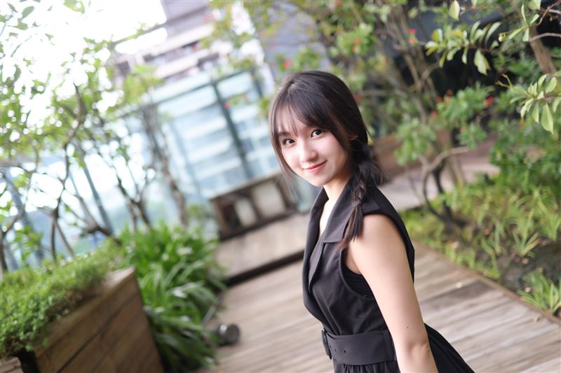 樂樂從小就愛唱歌,悄悄埋下日後踏上歌手之路的種子。(圖/記者鄭孟晃攝影)