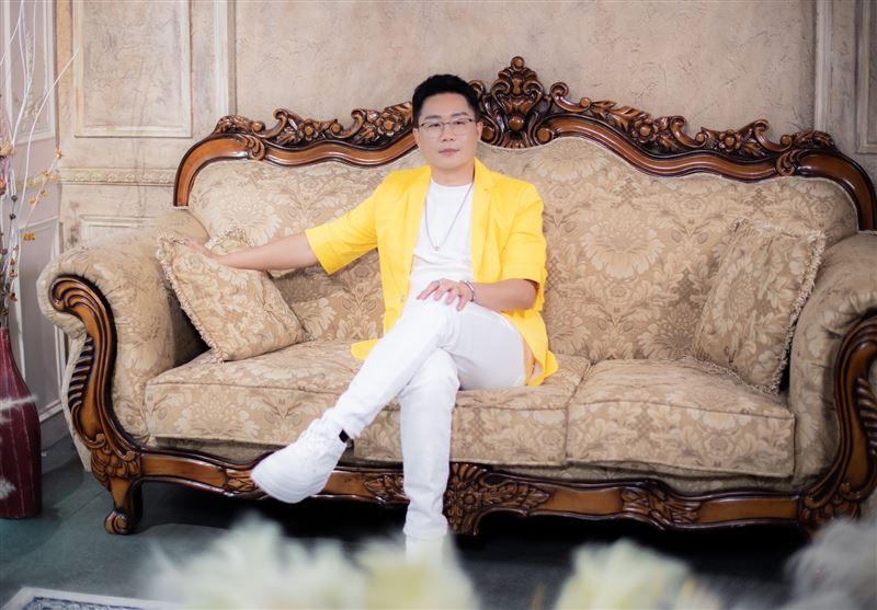 林上皓投入TikTok直播,累積約2萬名粉絲。(圖/音圓唱片提供)