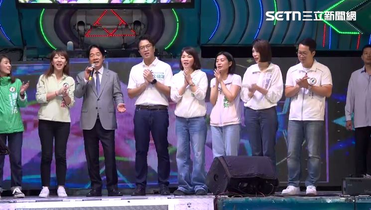 現場大合唱。(圖/翻攝畫面)