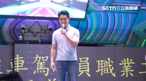 蔣萬安已讀不回兒虐問題！轉頭又咬毒油