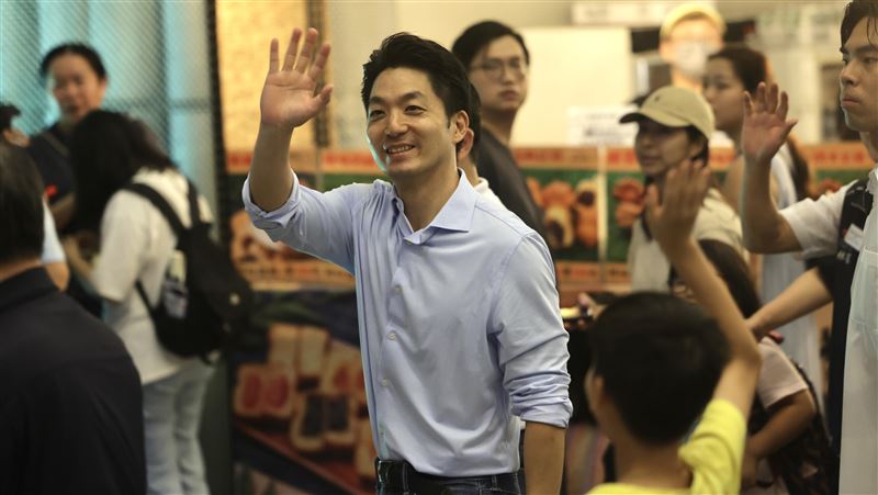 AI帳號拯救萬安大出包？醫師：它都問A答A