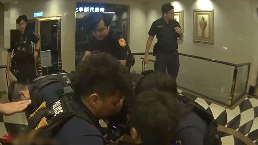 新聞封面