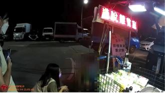11歲童夜市推車喊脫貧！父放生恐挨罰