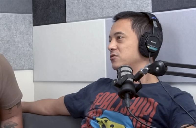 蔣友青在抖音直播談及蔣萬安,隨後突遭官方封禁。(翻攝自YYDS寵物溝通師 YT)