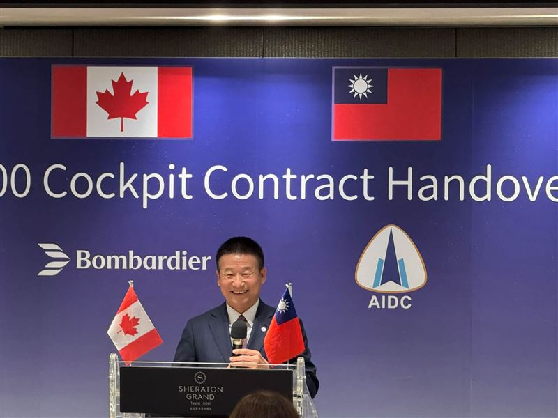 漢翔與加拿大龐巴迪簽署CL3500駕駛艙暨前機身結構20年全壽期策略合約，製造範疇自機體後段延伸至技術門檻最高的前段，確立全球供應鏈重鎮地位，並將帶動國內中小企業參與。（圖／記者師瑞德攝影）