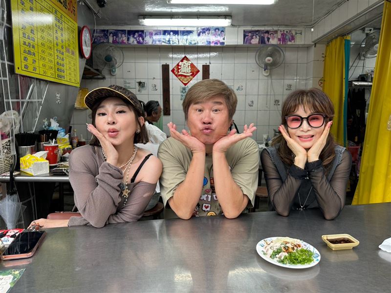 王彩樺(左起)、胡瓜、蔡秋鳳參與「鑽石舞台之夜」。（圖／下面一位提供）