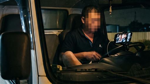 直擊車停路邊洩慾…運將：下體潰爛在塗藥