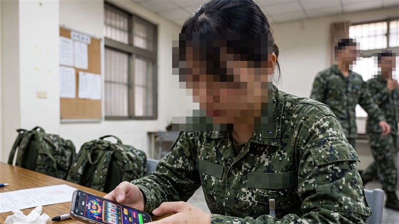 入伍不到1個月染賭癮…女兵欠債想找人擔