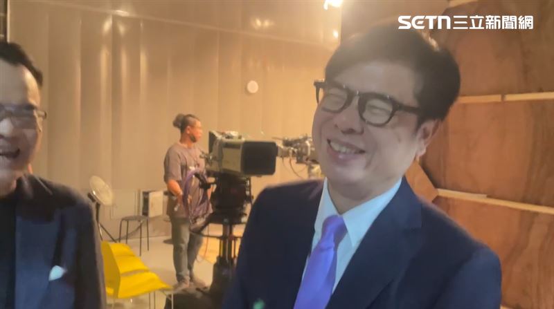 透露與蘇貞昌的對話,陳其邁笑了出來。(圖/記者黎冠志攝影)