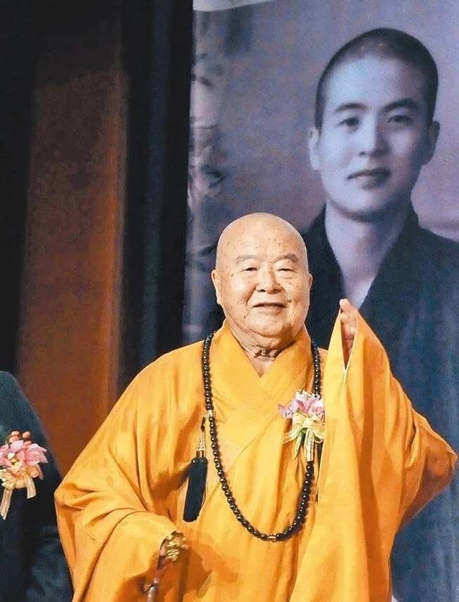 年輕星雲大師回來了？！丁噹唱《為人間》淚崩，陸奕靜MV逼哭全球佛光山六百萬信徒。（圖／翻攝自網路）