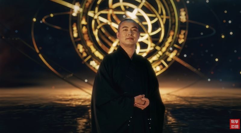 年輕星雲大師回來了？！丁噹唱《為人間》淚崩，陸奕靜MV逼哭全球佛光山六百萬信徒。（圖／翻攝自《為人間》MV）