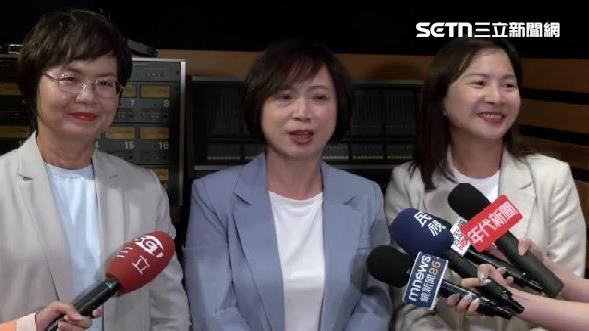 選戰女將為民進黨創黨40週年音樂會做準備