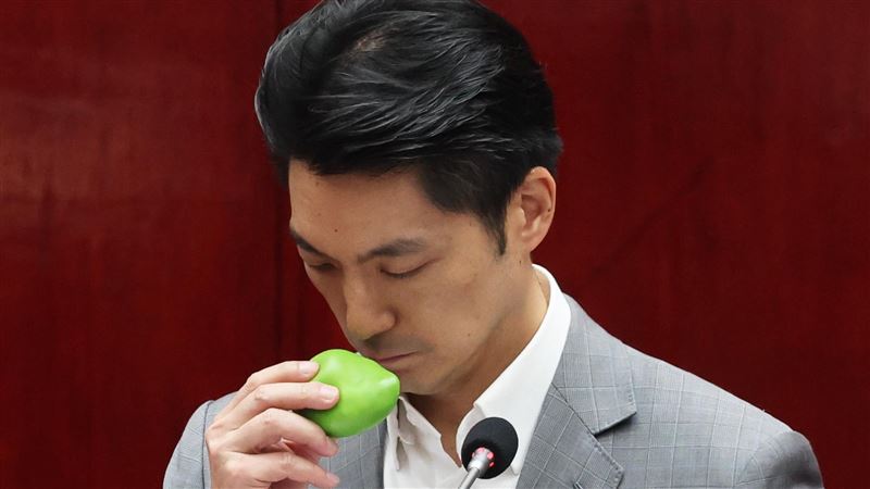 議員轟蔣萬安：只會簽家長欄，就別當市長