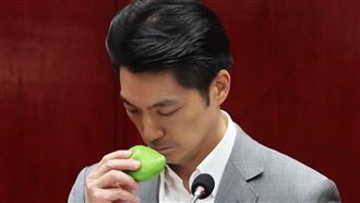 議員轟蔣萬安：只會簽家長欄，就別當市長