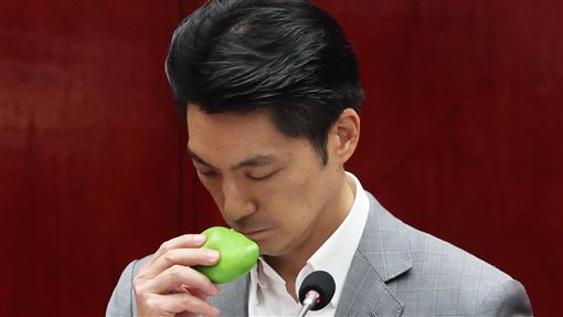 議員轟蔣萬安：只會簽家長欄，就別當市長