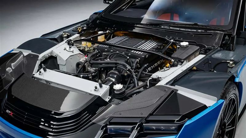 使用6.8升通用V8引擎。(圖/翻攝Jensen網站)