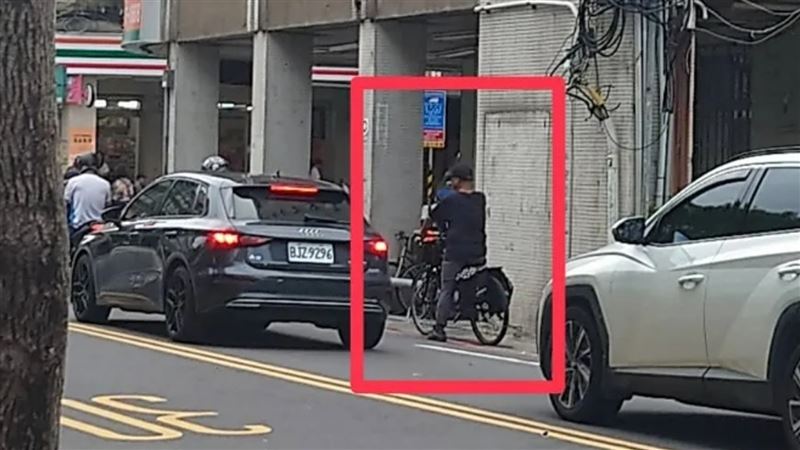 詭異鐮刀男學區出沒　學生媽驚嚇拍照PO網