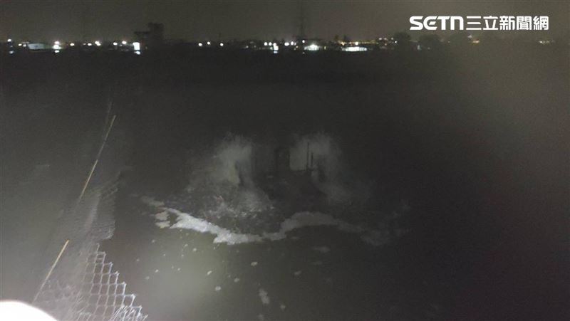 林烈堂5日晚上7時許前往屏東佳冬巡視自家魚塭時,不慎跌落魚塭意外身亡,享年89歲。(圖/翻攝畫面)
