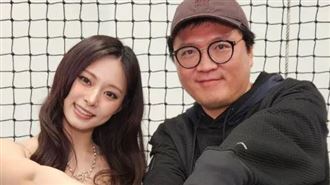 子瑜確定主持AAA　3月密會導演被偷塞名片