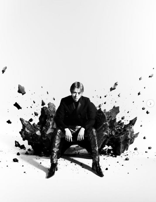 EVAN推出個人迷你專輯《DEATH OF ME》。(圖/翻攝自IG @h_evva_n)