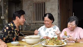 陳鴻曝60歲"初嘗美食"　地方阿媽：超稀有