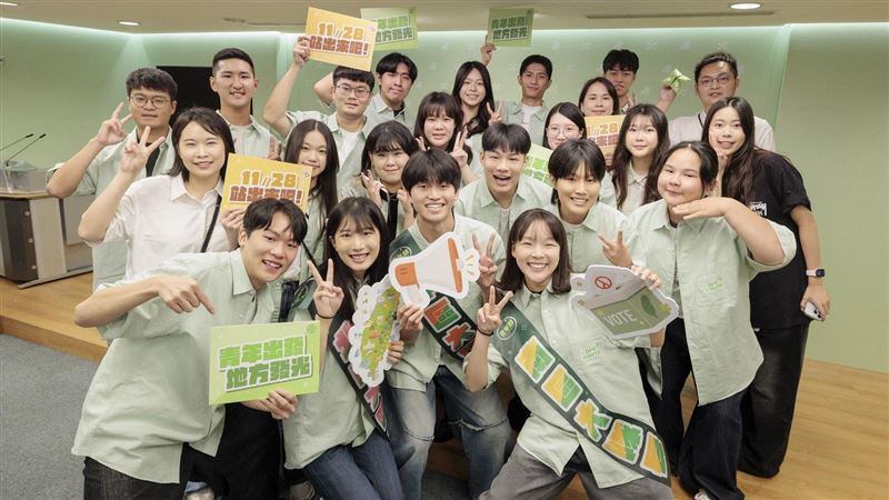 民進黨啟動青年輔選團　150志工深入全台