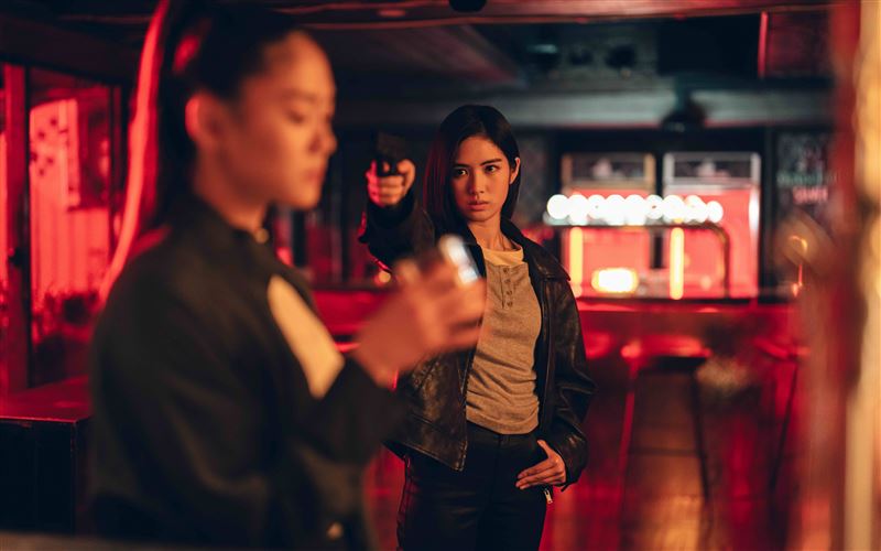 雷嘉汭為《黑白清道夫》苦練「轉刀絕技」。(圖/Netflix提供)