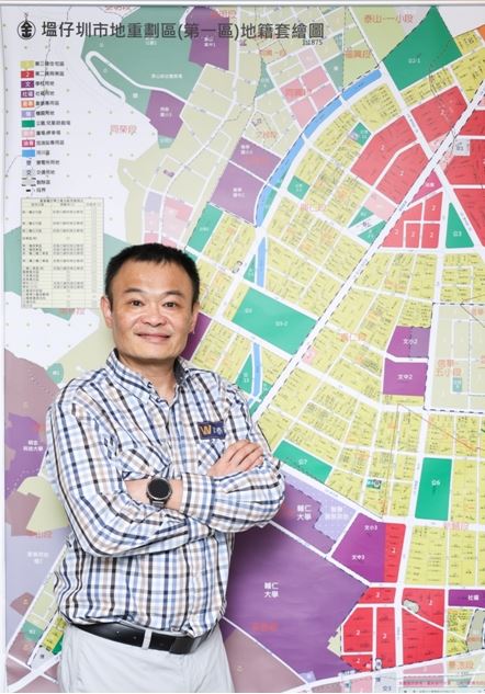 武泰建設董事長李振吉擔任塭仔圳新泰自辦市地重劃會理事長,投入土地整合、重劃推動與城市建設