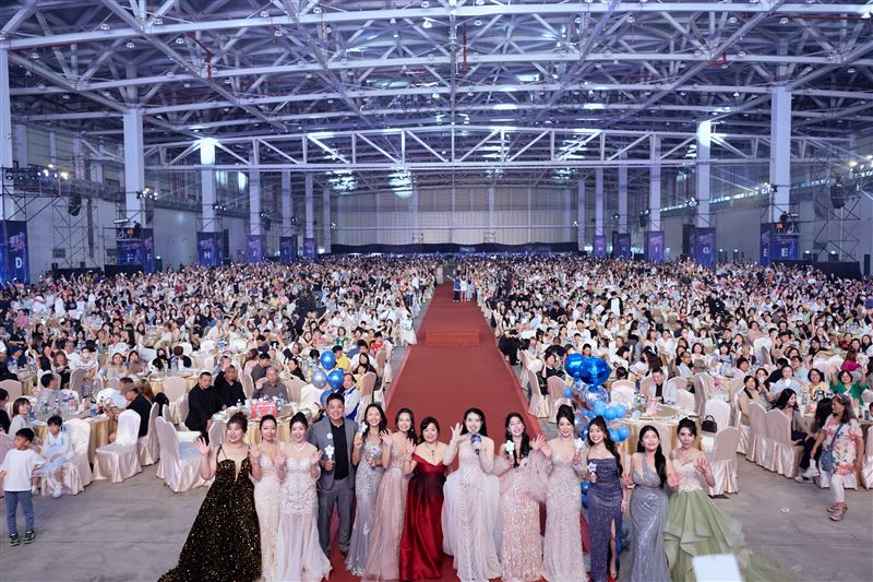 品茉兒生醫2026年會暨表揚大會,現場湧入近萬人,場面超盛大。(圖/業者提供)