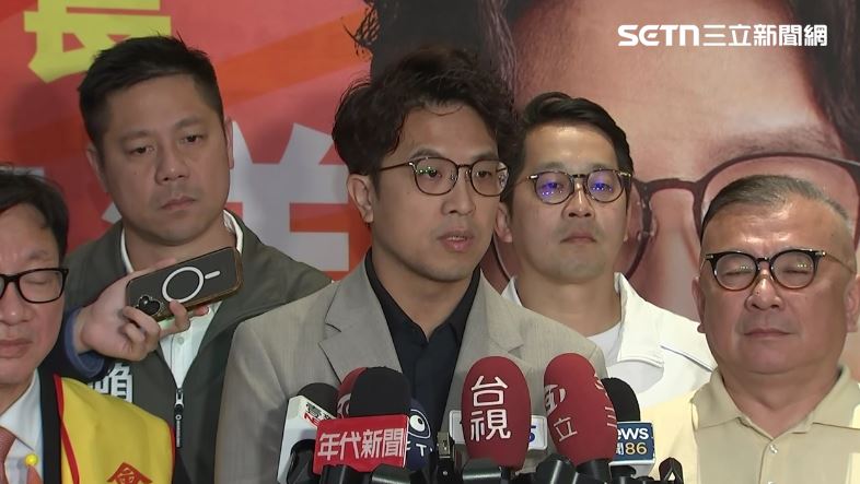 李柏毅針對在急診室「大聲」爆哭道歉,沈伯洋表示,再心急也要保持對醫護人員的尊重。(圖/翻攝畫面)