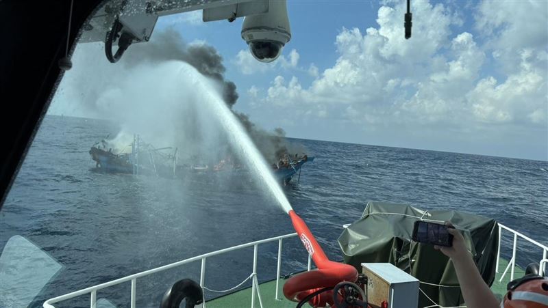 彭佳嶼海域火燒船　台籍「滿財發6」沉沒