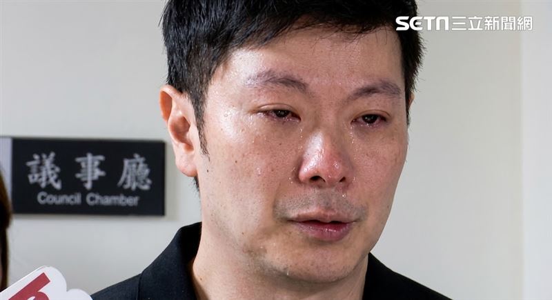 百萬網紅 Cheap痛批,李柏毅將急診當成「UberEats」點餐,強調急診依檢傷分類「快死的先看」。(圖/翻攝畫面)