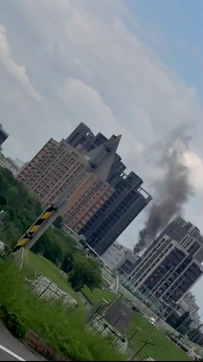 燿華電子土城廠區今天下午發生火警。（圖／翻攝畫面）