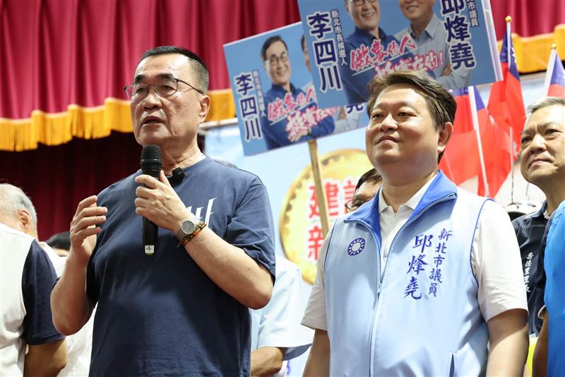 邱烽堯被挖出提案數過低,甚至不如同黨、同選區議員,引發網友抨擊。(圖/翻攝自邱烽堯臉書)