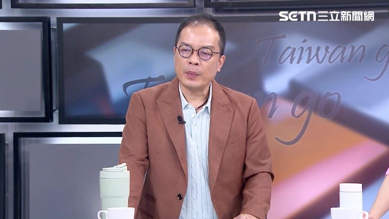 鍾年晃指出,「投李柏毅的票再怎麼樣也不會投給簡舒培,那通常跟你票源會重疊一定是自己人,我就說到這裡,你自己知道就知道了」。(圖/翻攝畫面)