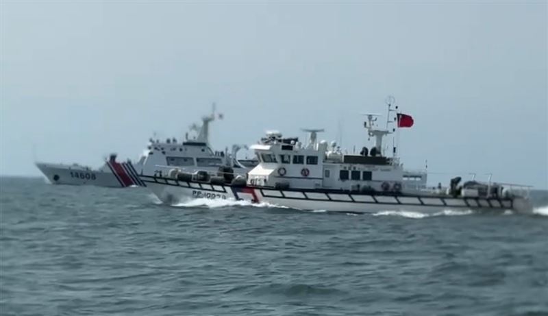 中國海警「14608」、「14527」、「14604」及「14531」等4艘海警船今天兩度闖入金門限制水域。(圖/翻攝自海巡署官網)