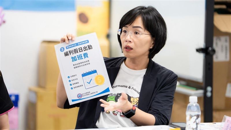蘇巧慧拋3承諾挺教師　獲全場熱烈掌聲