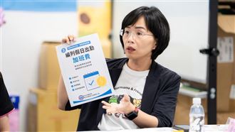 蘇巧慧拋3承諾挺教師　獲全場熱烈掌聲