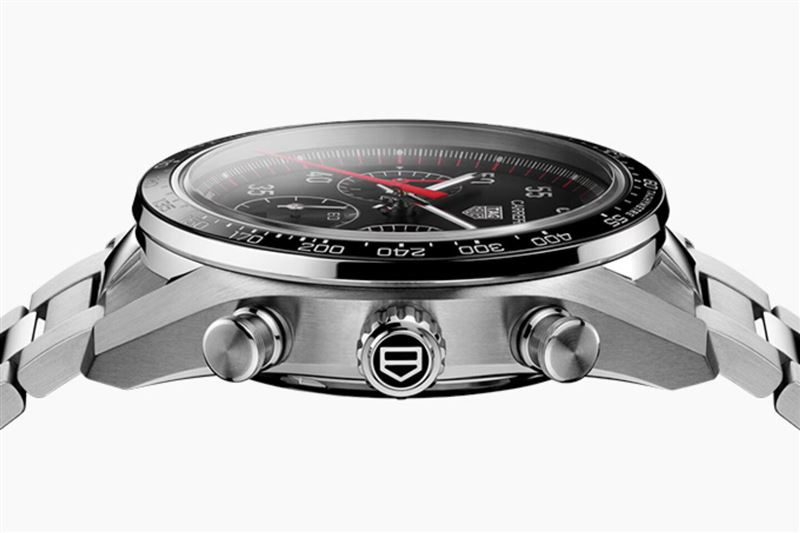 厚度從15.48mm降到14.17mm。(圖/翻攝TAG Heuer網站)