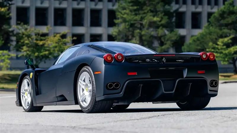 全球唯一消光黑法拉利Enzo限,拍賣價將破3億台幣。(圖/翻攝RM Sotheby's網站)