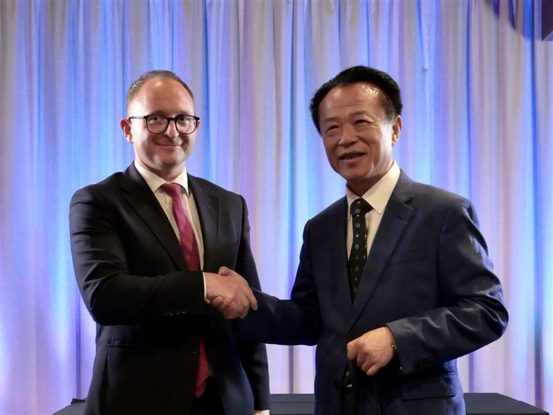 嘉義無人機鏈結歐洲翁章梁訪波蘭促台波業者深化合作。(圖/嘉義縣政府提供)